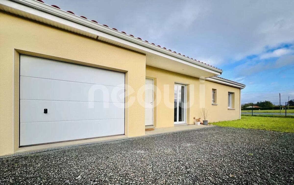 Maison à AIGUEPERSE