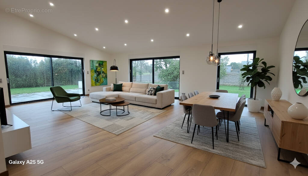 Maison à VOUILLE-LES-MARAIS