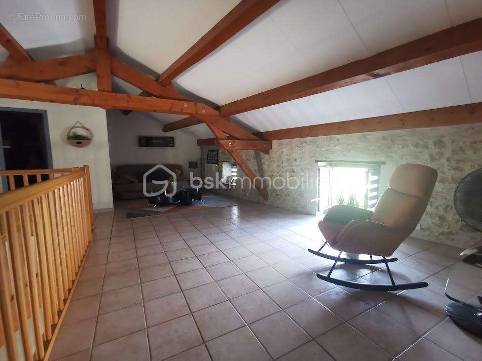 Maison en pierre 4 pièces - terrasse - Centre de Vallon Pont d'Arc - photo 10
