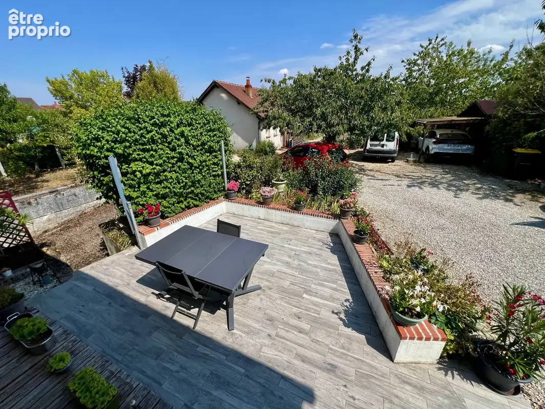 Belle maison familiale avec jardin, garage et dépendance aménagée au coeur de Poilly lez Gien - photo 2