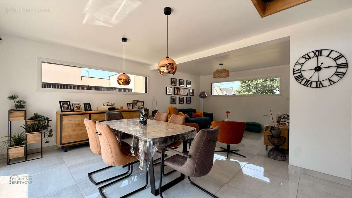 Maison contemporaine - 146,05 m2 - terrain 661 m2 - SAINT-RENAN - photo 8