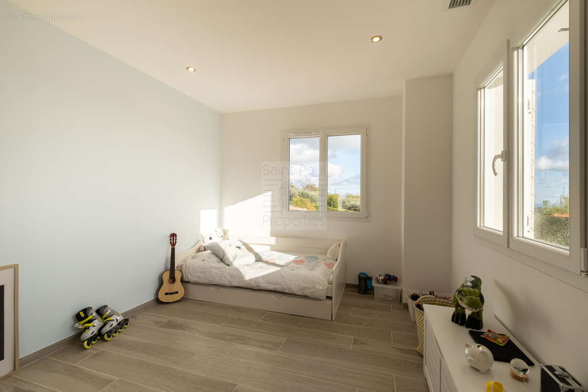 EXCLUSIVITE - TOURRETTES-SUR-LOUP - Maison vue mer panoramique - 147m2 - photo 22