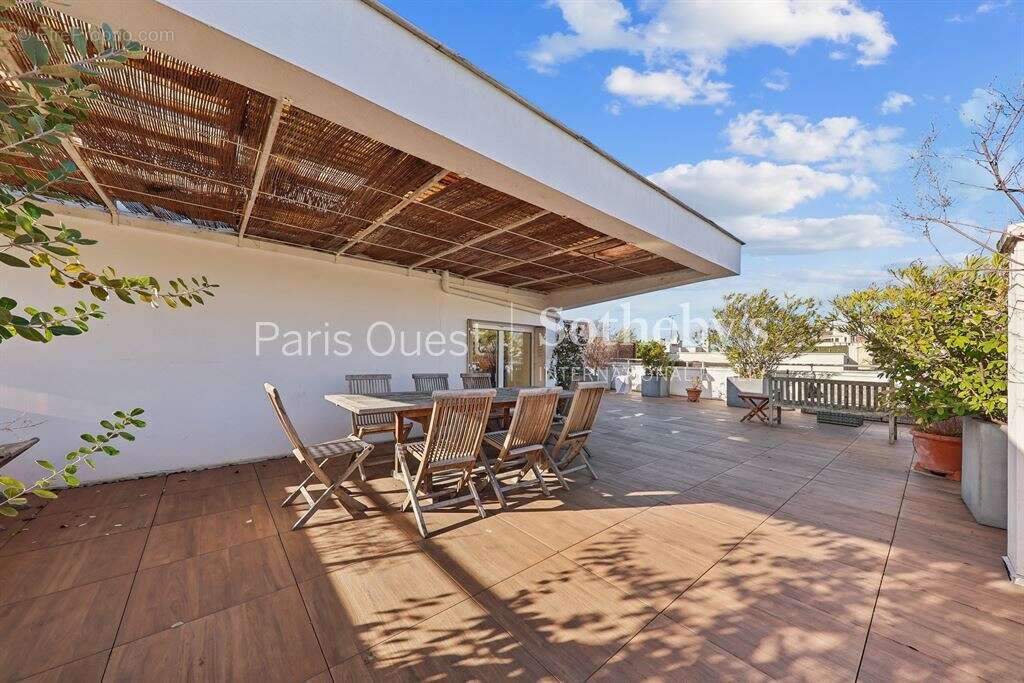 Appartement à NEUILLY-SUR-SEINE