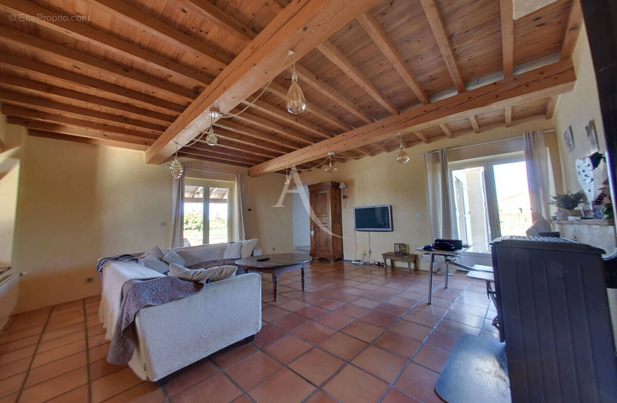 Maison à MONTBARTIER