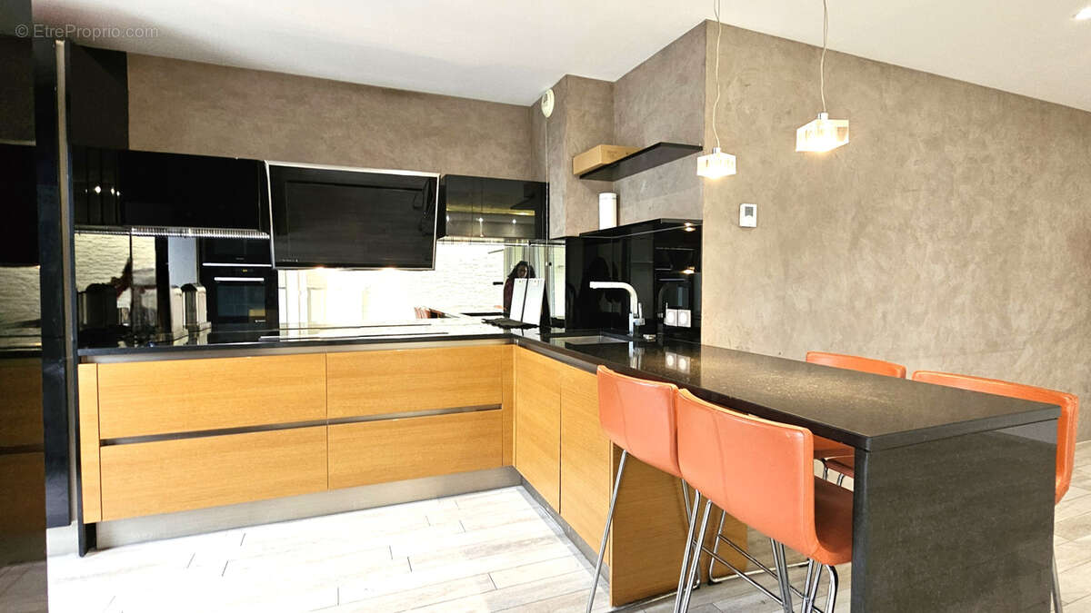 Appartement à SERGY