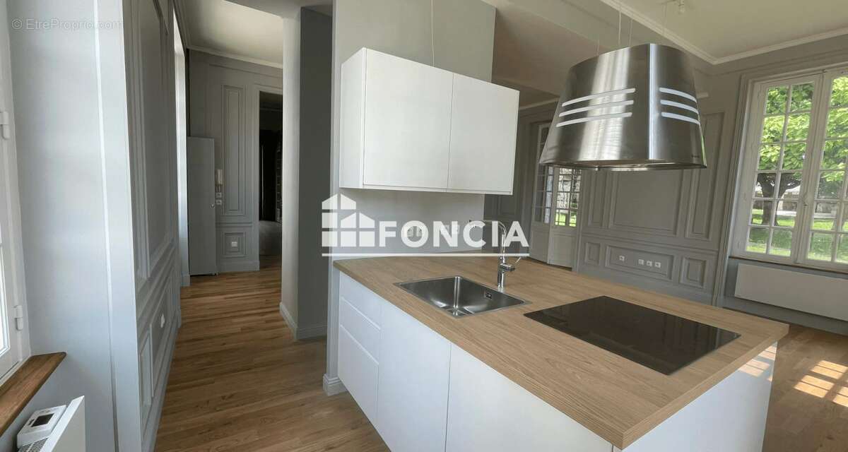 Appartement à MORIGNY-CHAMPIGNY