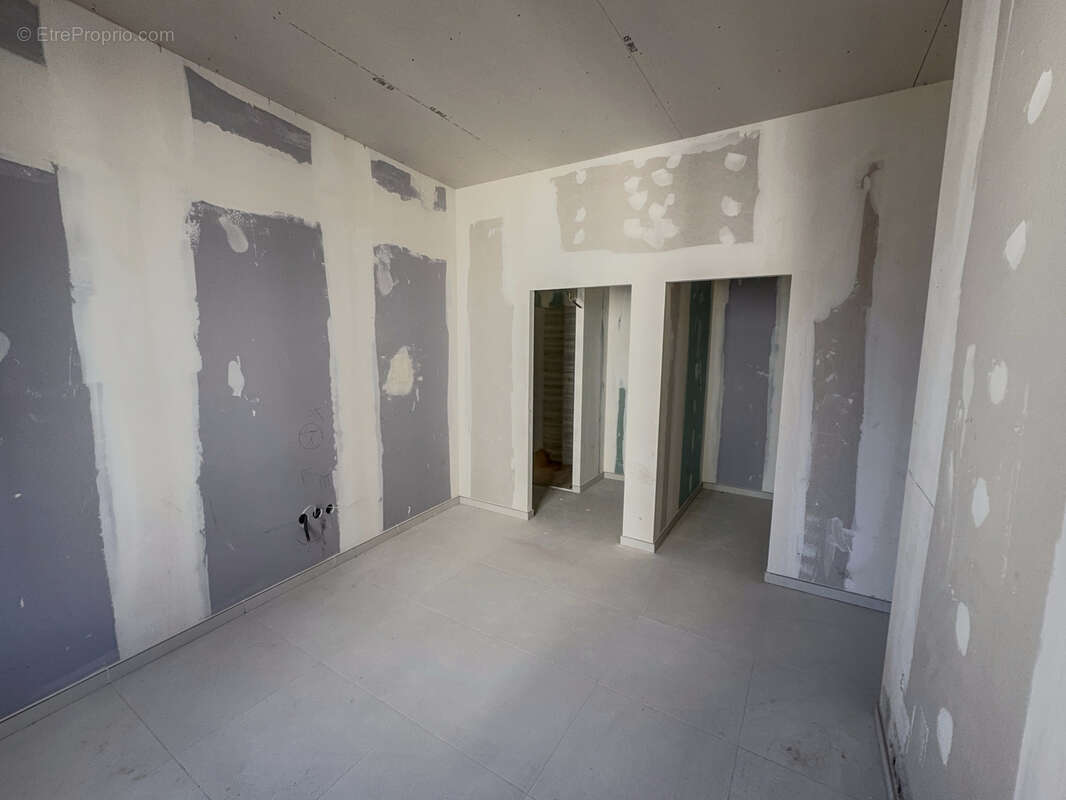 Appartement à VALERGUES