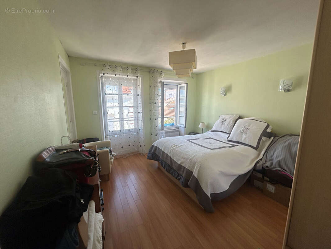 Appartement à FOURAS