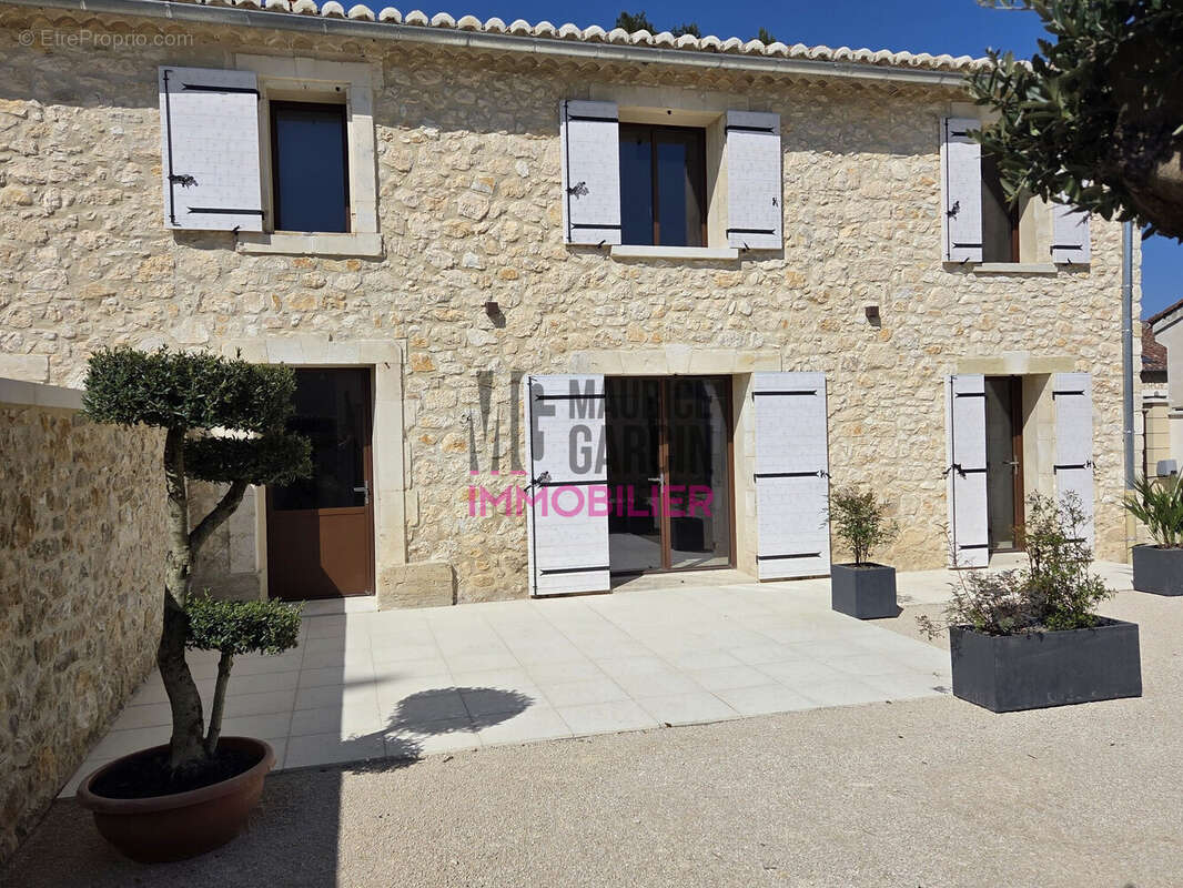 Maison à L'ISLE-SUR-LA-SORGUE