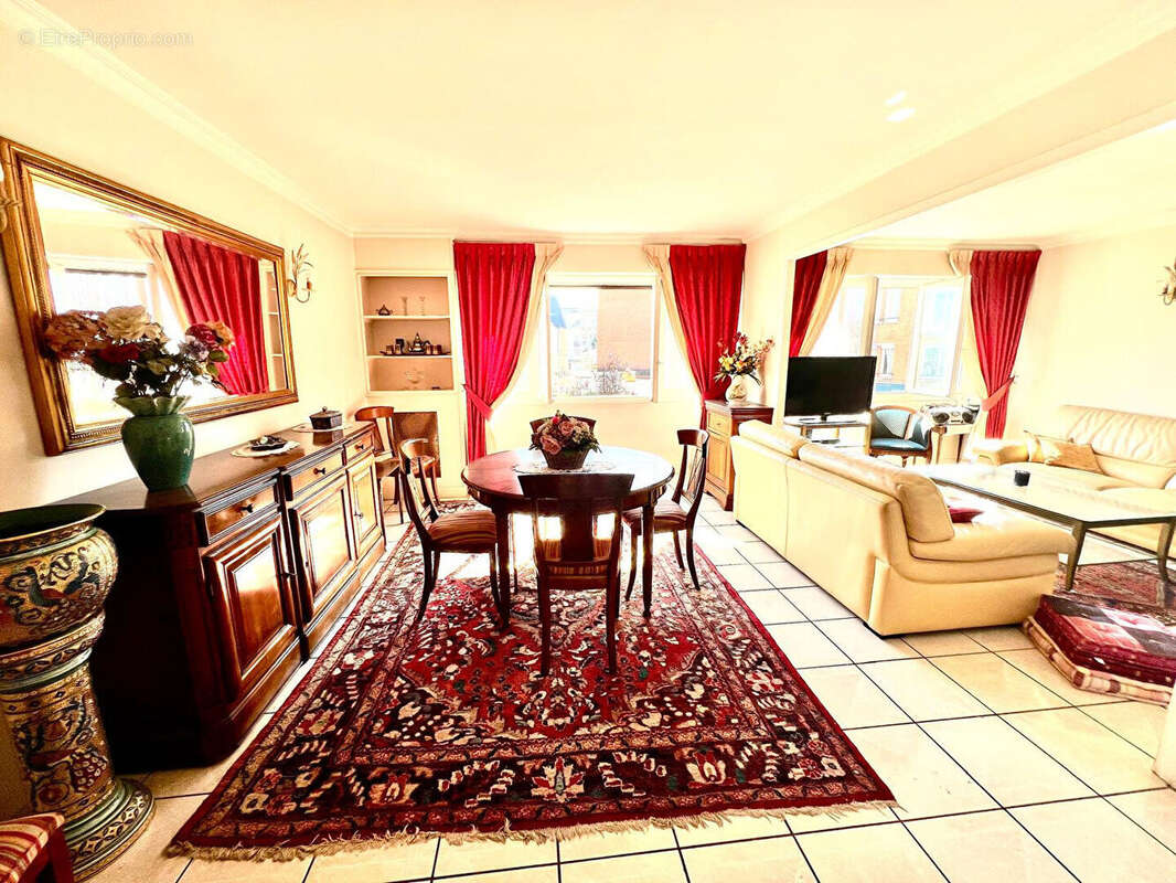 Appartement à ENGHIEN-LES-BAINS