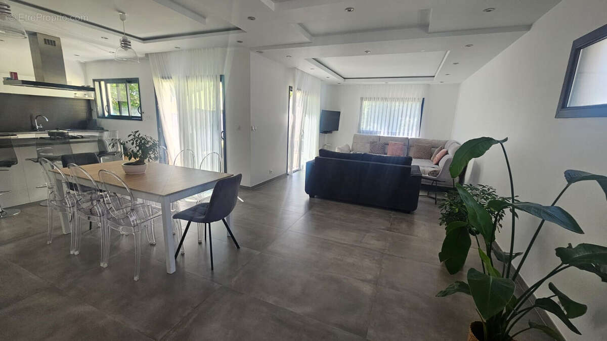 Maison à GILLY-LES-CITEAUX