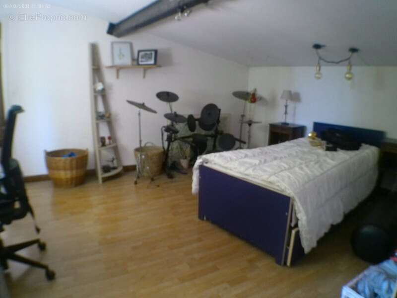 CHATEAUBERNARD A Vendre Maison 8 Pièces avec Studio 2 Pièces - photo 19