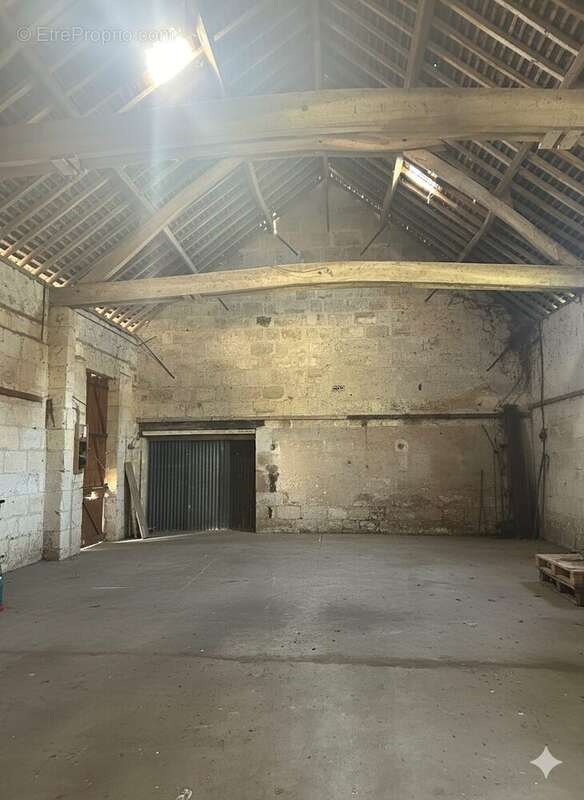 Maison à VILLEBERNIER