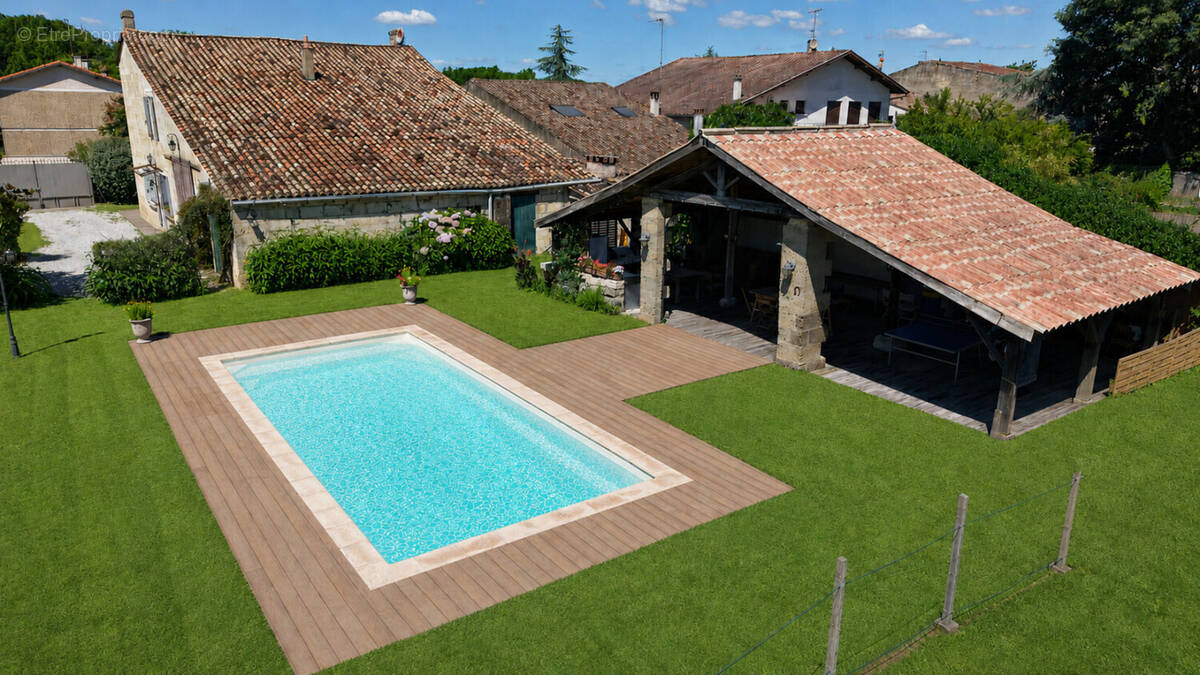 Maison à SAINT-SULPICE-DE-FALEYRENS