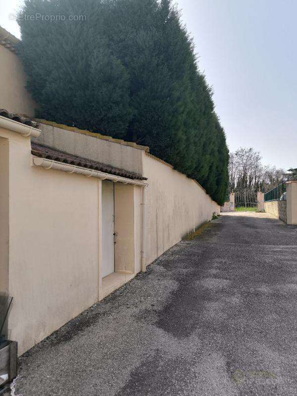 Maison à LAUDUN-L'ARDOISE