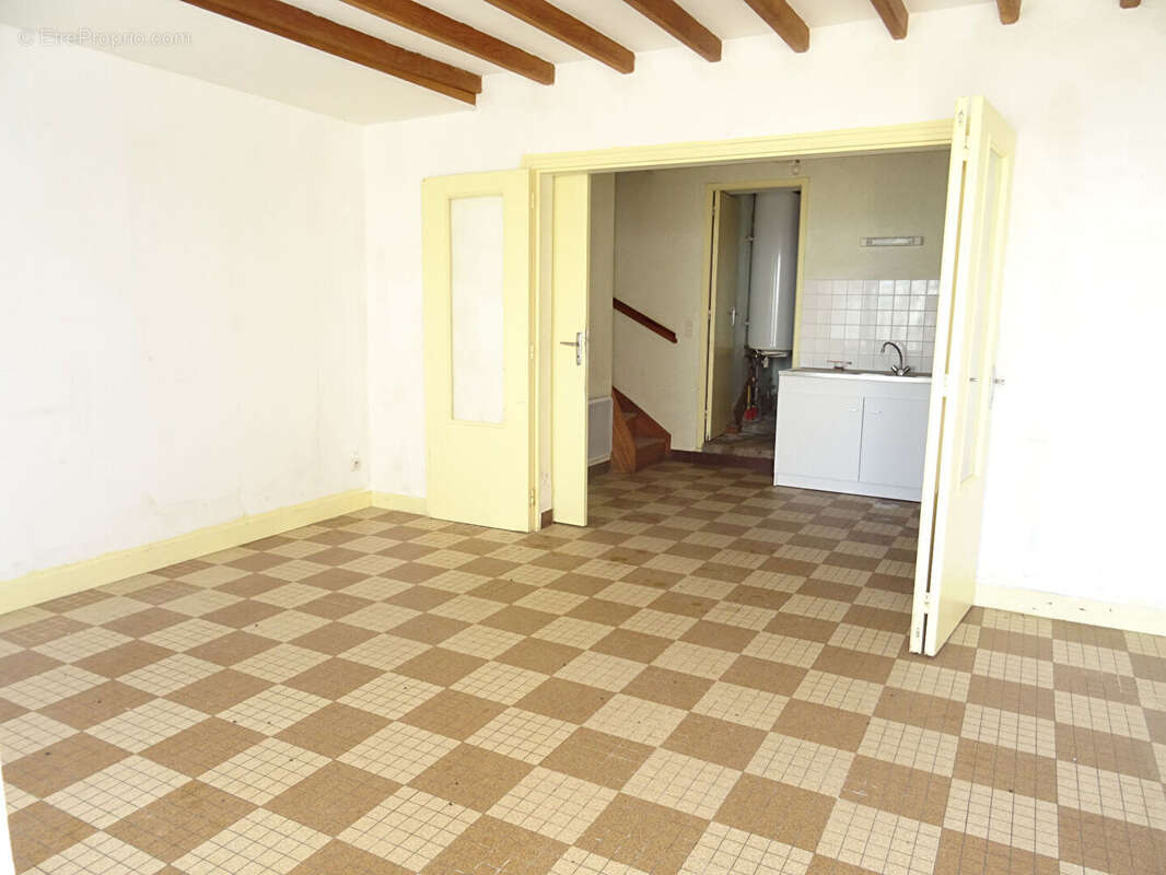 Maison à JUVIGNY-LE-TERTRE