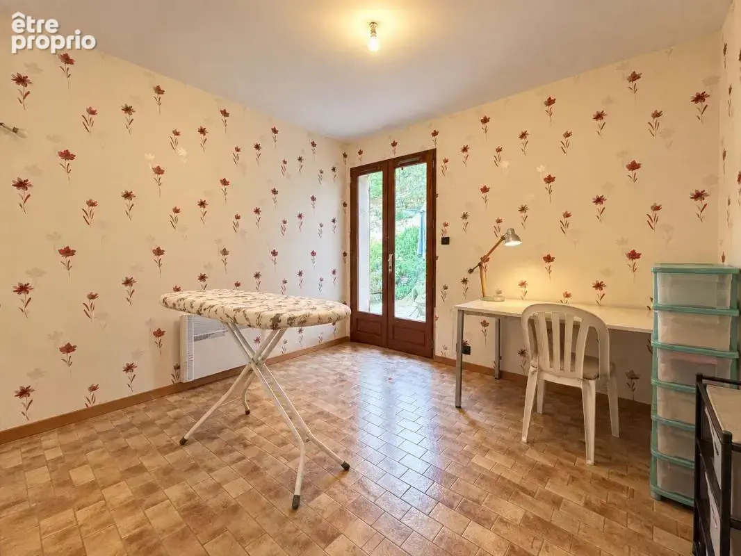 Maison T6 - secteur du Barry - photo 10
