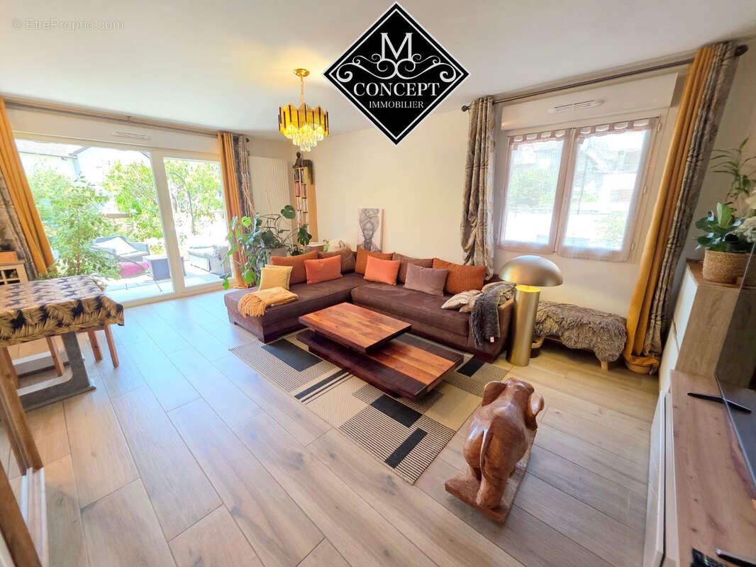 Appartement à POISY