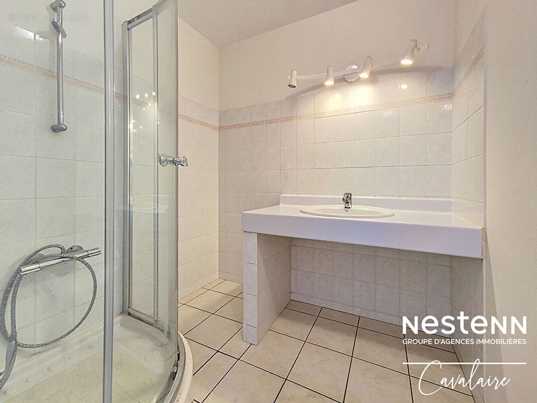 Coeur de ville Cavalaire-sur-Mer - 63 m² - Dernier étage - 2 chambres - 2 terrasses 75 m² et garage - photo 17