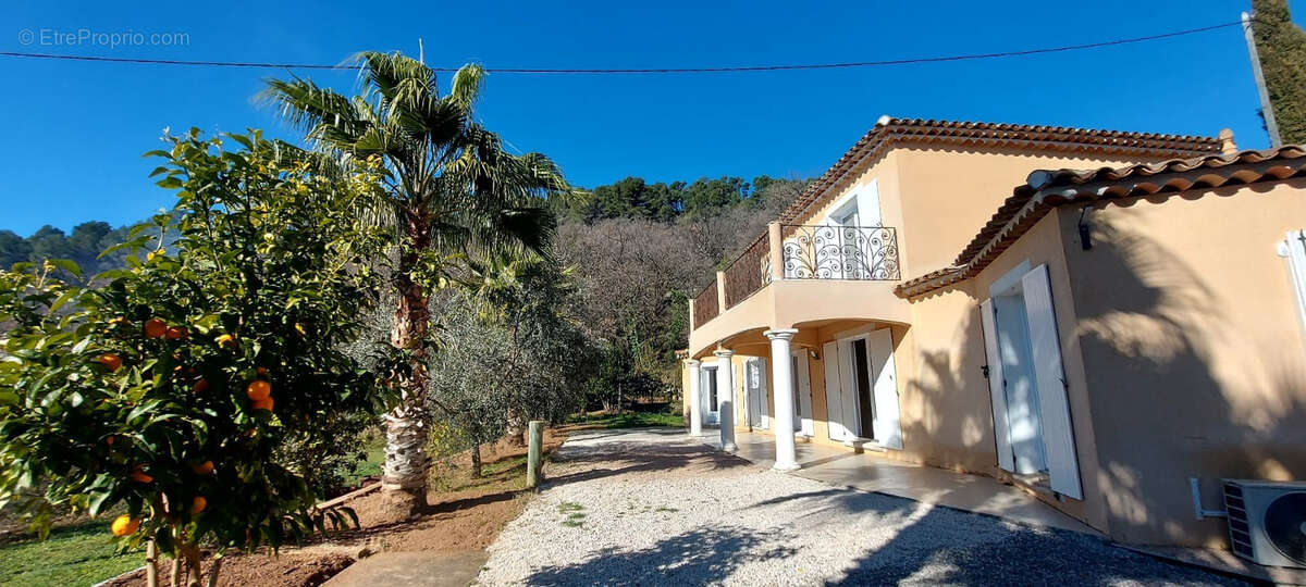 Nouveaute neoprovencale 5 p -157 m2 sur 1500 m2 de terrain- - photo 25