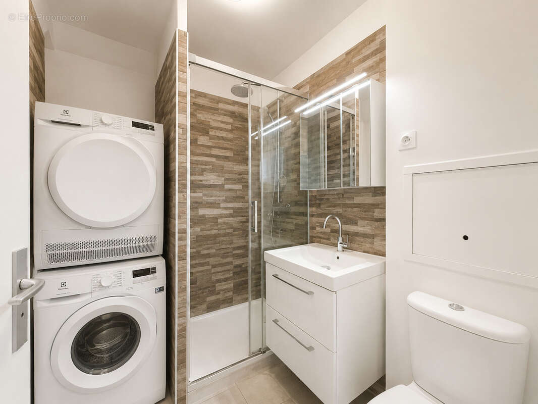 Appartement à COURBEVOIE
