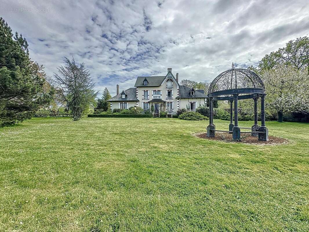 Photo 2 - Maison à VILLENEUVE-SUR-YONNE