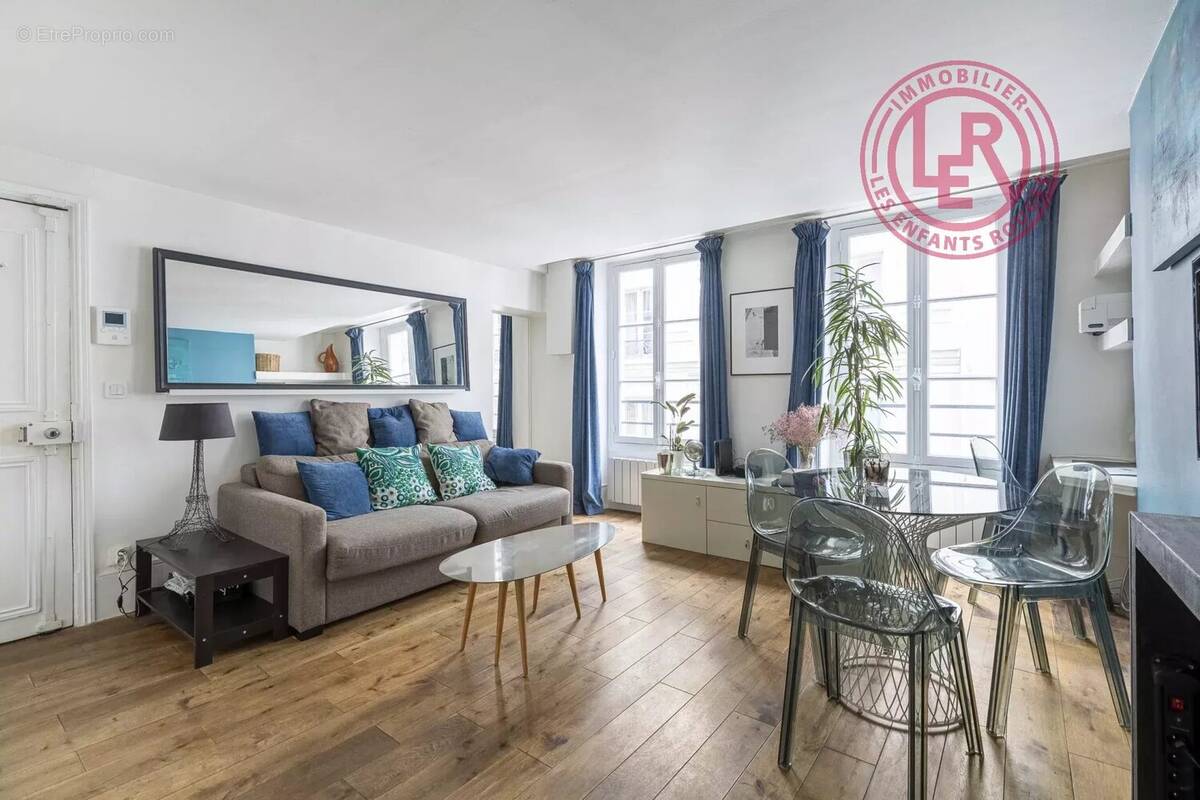 Appartement à PARIS-3E