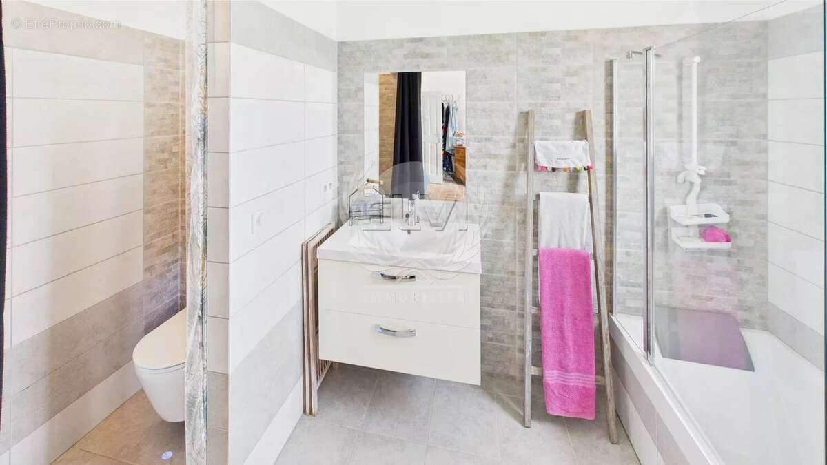 Maison à PLAN-DE-LA-TOUR