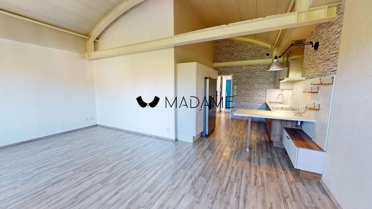 Séjour et cuisine - Appartement à RIVES