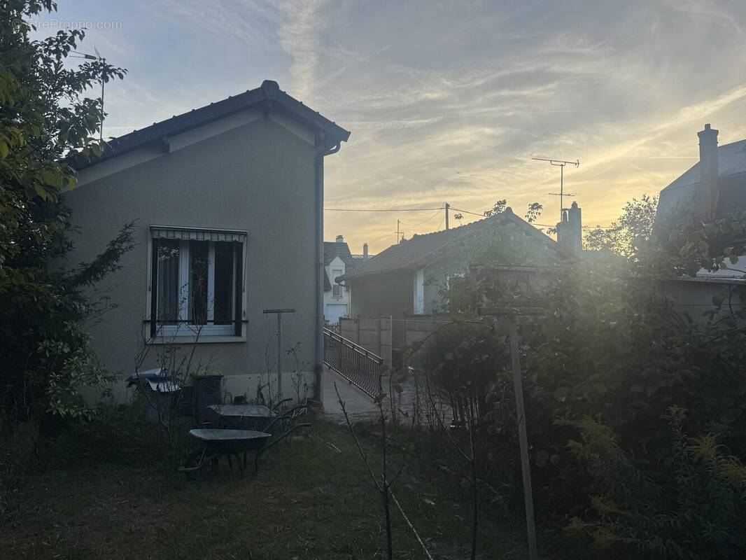 Maison à SARTROUVILLE