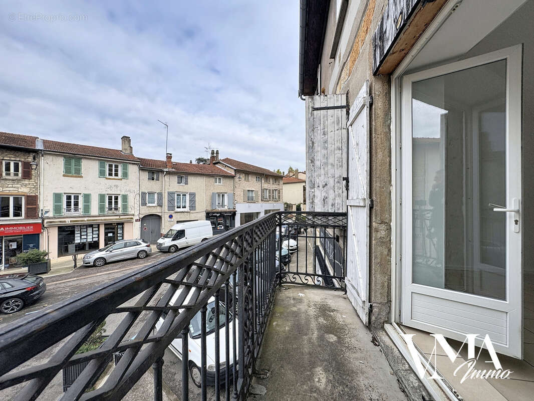 Appartement à CHAZAY-D&#039;AZERGUES