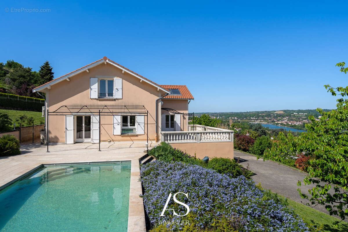 Maison à ALBIGNY-SUR-SAONE