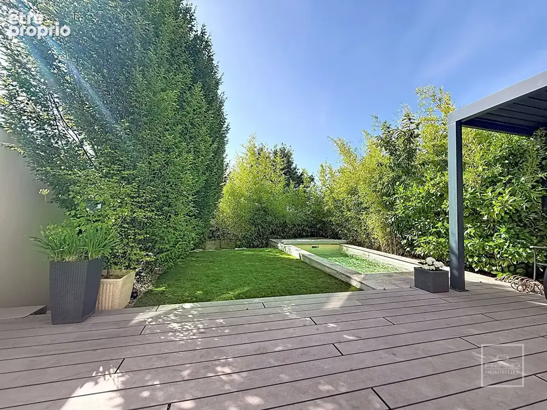 Centre village de Limonest, duplex de 111m² en rez de jardin de 290m² clos + garage - photo 4