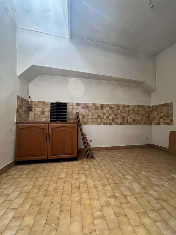 Commerce 163 m² à Auxerre  - photo 7