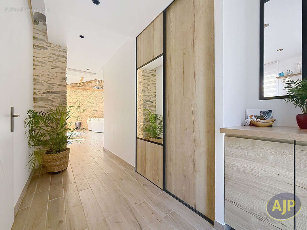 Maison Saint Hilaire De Chaleons - photo 8
