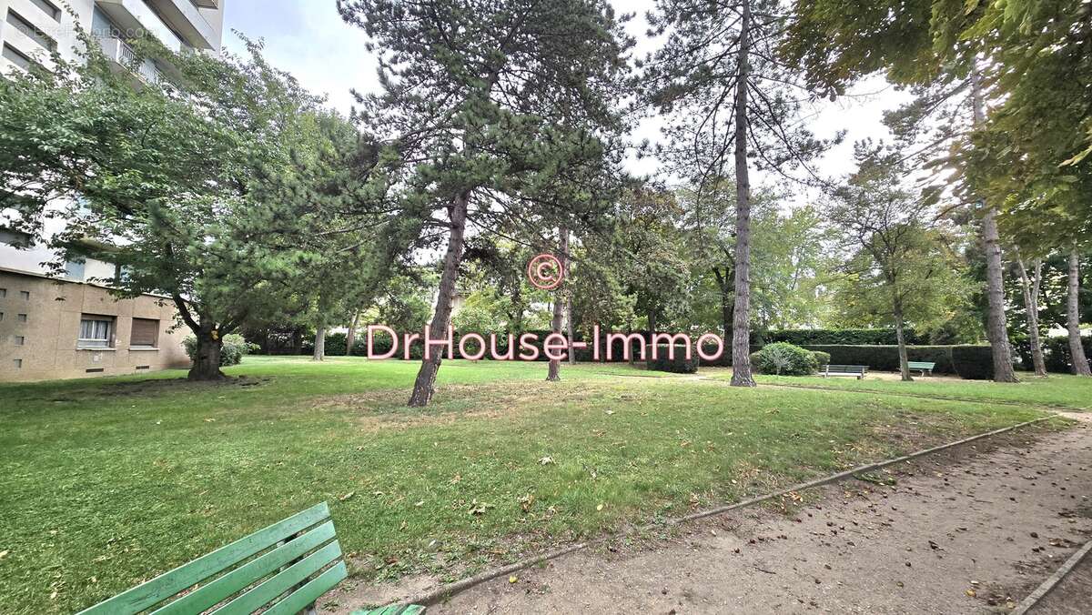 Appartement à AUBERVILLIERS