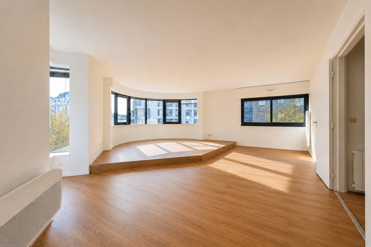 Appartement à PARIS-15E