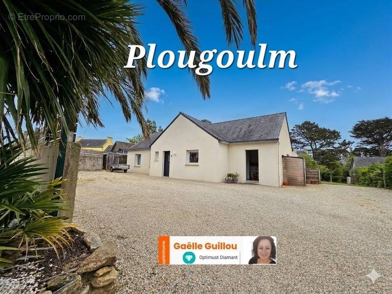 Maison à PLOUGOULM