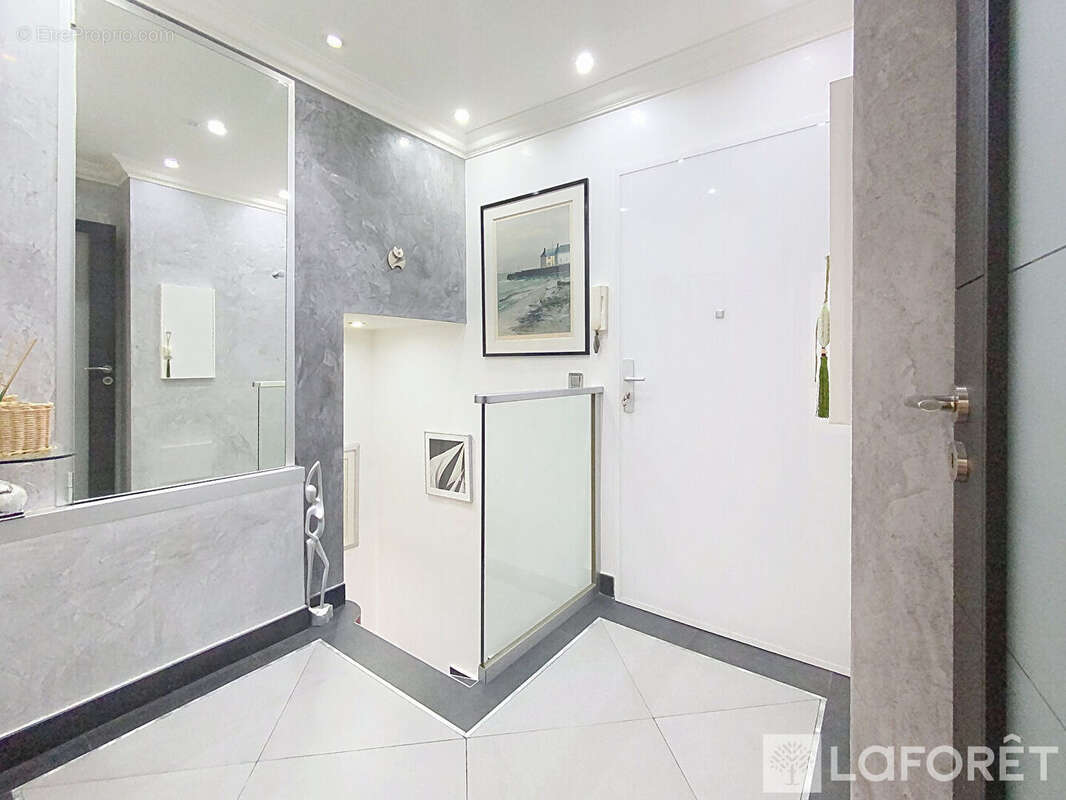 Appartement à ROQUEBRUNE-CAP-MARTIN