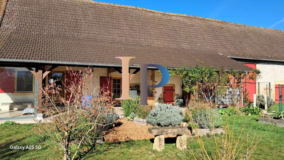 Maison à PARAY-LE-MONIAL