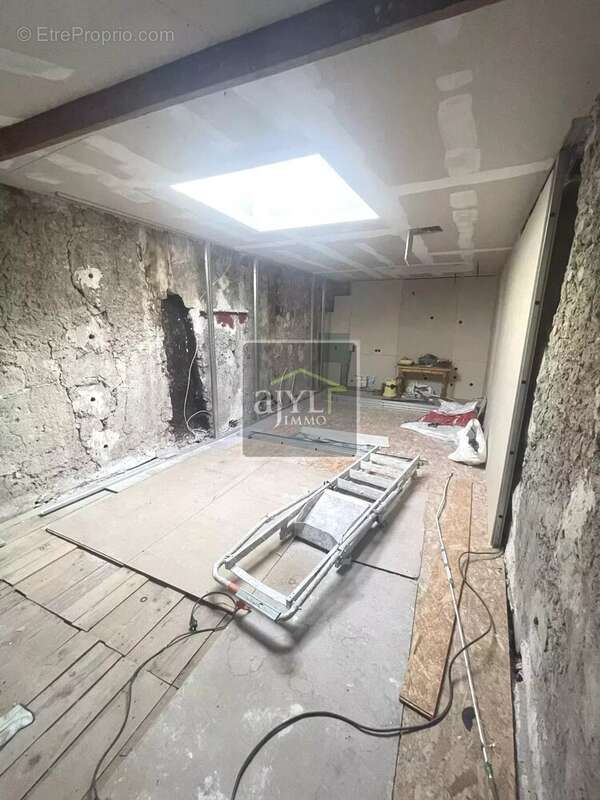 Maison de village 200 m² à Alleins - photo 8