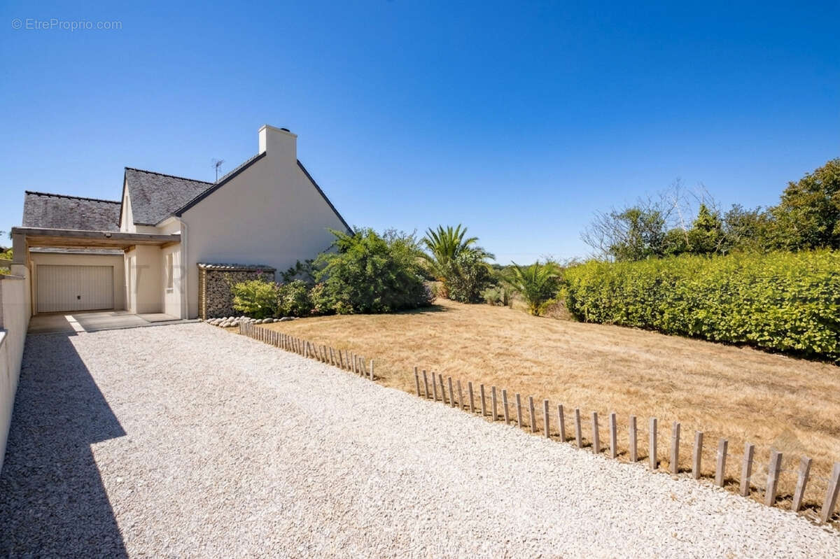 A vendre - crozon - tres belle maison de 91 m2 - 3 chambres - terrain de 1700 m2 - belle vue mer - photo 4