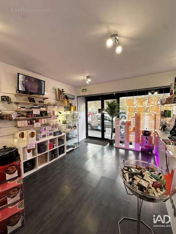 Photo 3 - Commerce à LONGJUMEAU