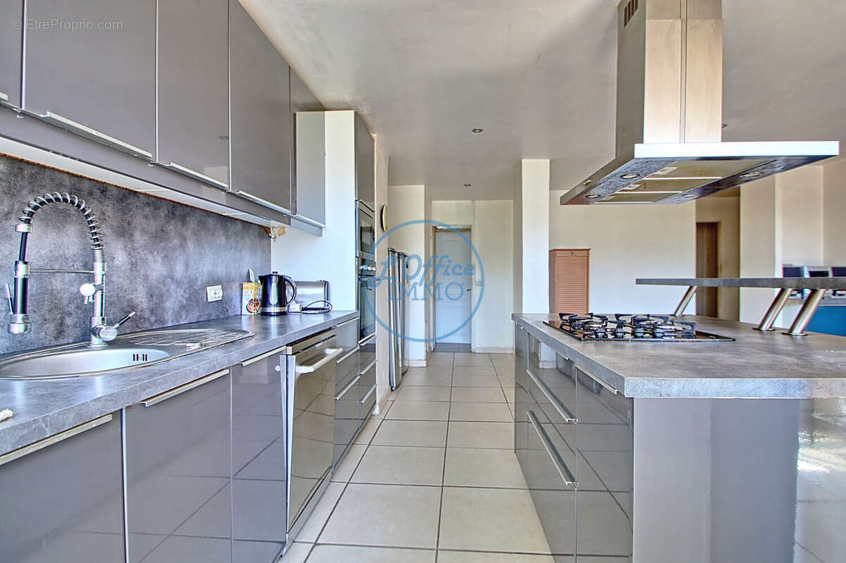 Appartement 87 m² à La Valette-Du-Var  - photo 4
