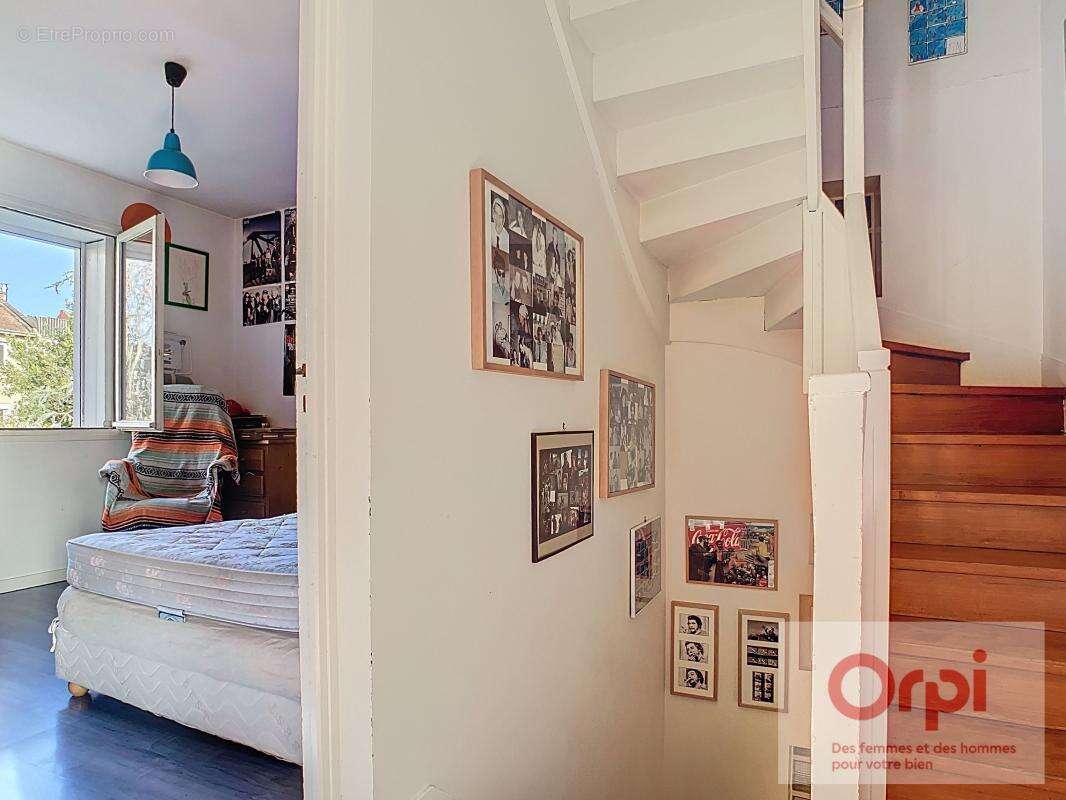 Maison à ISSY-LES-MOULINEAUX