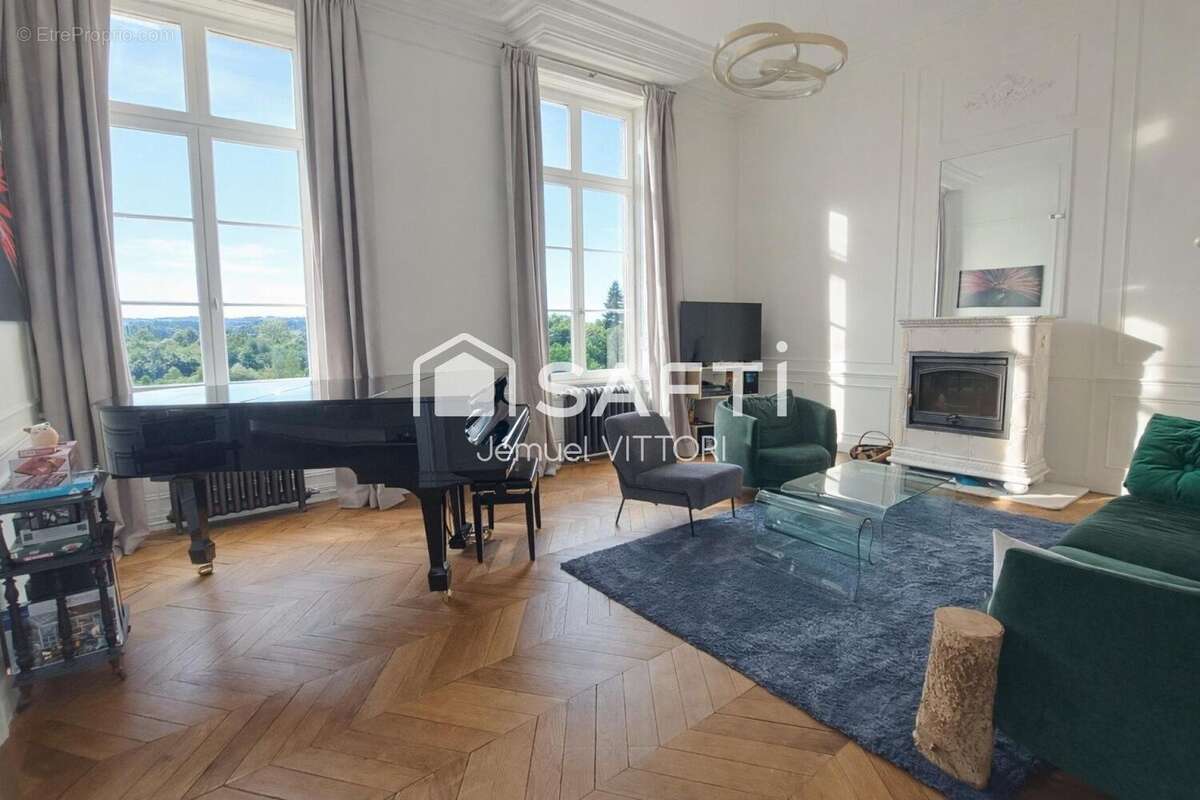 Maison 240 m² à Ernee  - photo 3