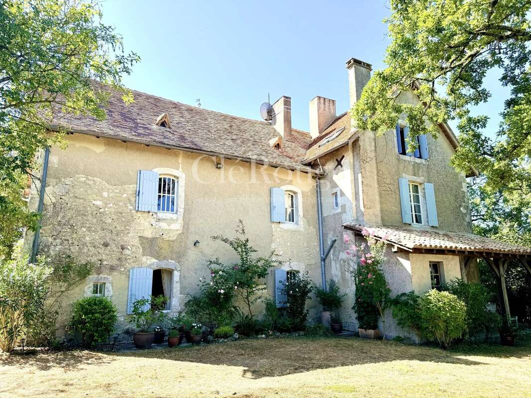 Près d'Eymet - Magnifique château de 5/6 chambres, sur un terrain de 1,6 hectare - photo 34