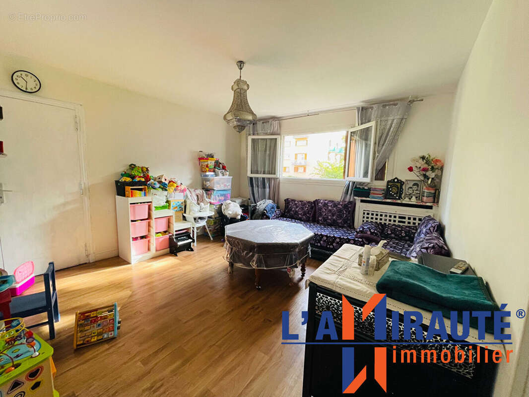 Appartement à SARTROUVILLE