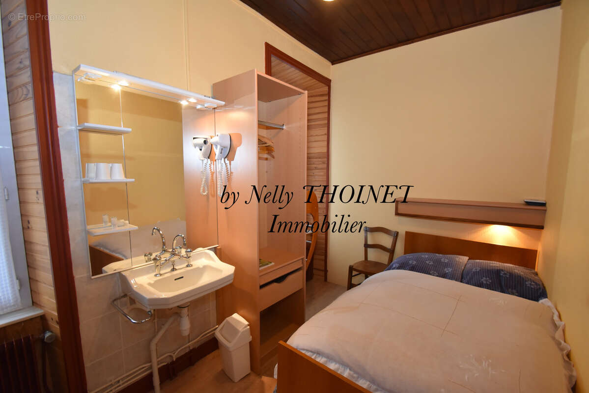 Commerce à PICHERANDE