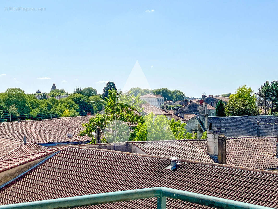 Appartement à SAINTES